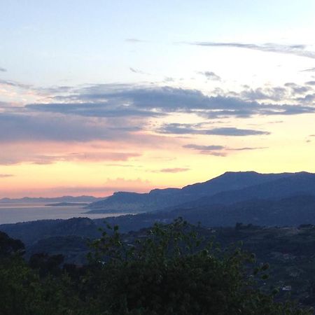 Appartamento Sunset With View In Seborga Esterno foto